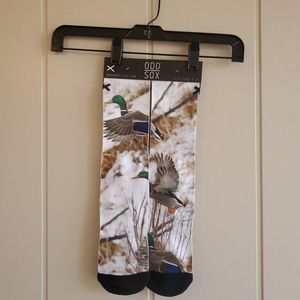 ODD SOX Colorful MALLARD DUCKS Branches White Pique Crew Socks Men's 6-1…